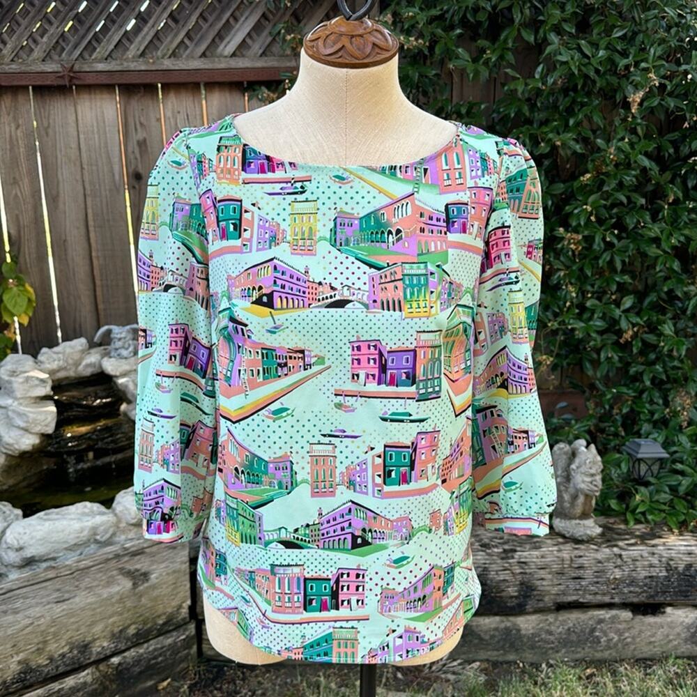 Pink Owl Vibrant Colorful City Scene 3/4 Sleeve Top Woman's Small